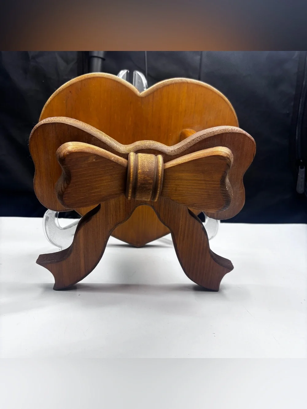 Antique Vtg Oak Wooden Bow Heart Pattern Wall Mounted Quilt Holder Grandma Core